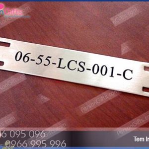 In quà tặng doanh nghiệp in Tem inox Decal