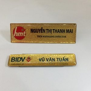 Bảng tên nhân viên bằng đồng