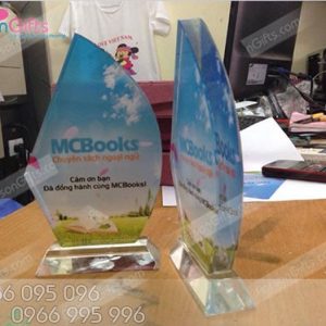 In cúp biểu trưng pha lê giá rẻ
