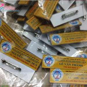 Làm bảng tên nhân viên tại hà nội siêu rẻ siêu nhanh