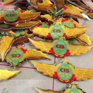 Làm bảng tên nhân viên mica in logo in tên giá rẻ Hà Nội