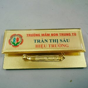 Bảng tên nhân viên bằng đồng tại Hà Nội