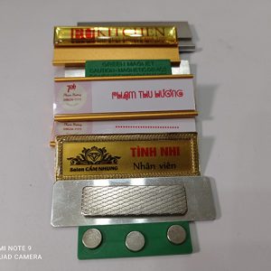 Bảng tên nhân viên nam châm 3 đốt