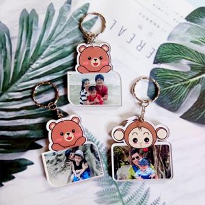 Cách làm móc khóa bằng tấm Mica