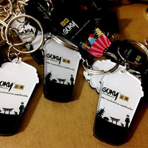 Móc khóa mica cắt theo hình ly trà sữa