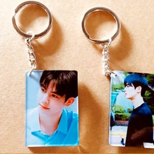 Móc khóa acrylic chữ nhật hình idol