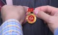 Cách đeo Huy hiệu Đảng trên áo